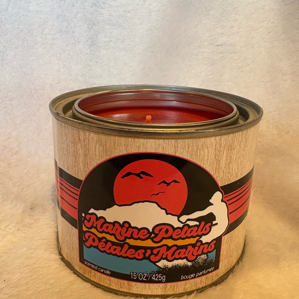 Star Candle Co. Marine Petals beautiful scented candle tin.